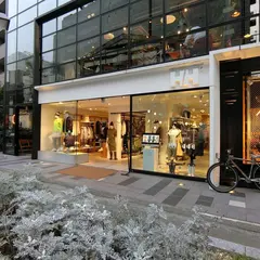 HELLY HANSEN 原宿店