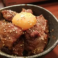 卸や 肉八 浄心店