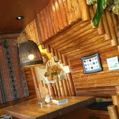 トムズ．カフェ