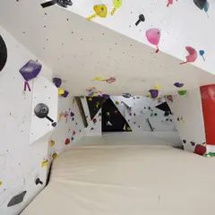 クライミングスペース BOLD