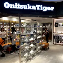 オニツカタイガー ルミネエスト新宿