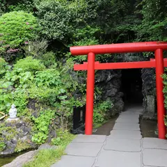 弁天窟