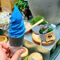 Super ice Creamery