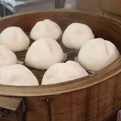 ブタまんの江戸清 大通り店