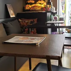 Comme Des Fleurs: Flower Cafe & Bar