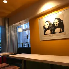 HAPPY YELLOW CAFE