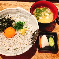 しらすや