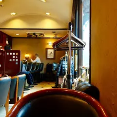 Le Premier Cafe