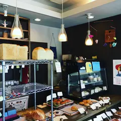 国産小麦のパン屋 タローベーカリー