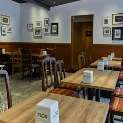 CAFE FLOR GELATO（カフェフロアジェラート）