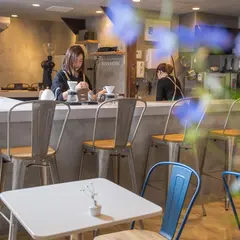 Utsuwa Coffee&Wine～スペシャリティコーヒーと自家製スイーツ～