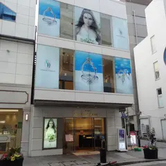 銀座ダイヤモンドシライシ 横浜元町店 ［横浜 婚約指輪｜結婚指輪］
