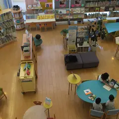 射水市大島絵本館