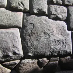 12角の石（Twelve Angled Stone）