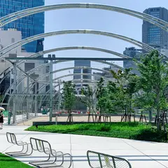 MIYASHITA PARK（ミヤシタパーク）