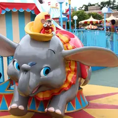 空飛ぶダンボ