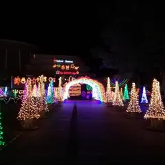 サンA川南文化ホール（トロントロンドーム）前広場