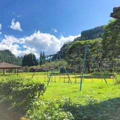 池の鶴の大桜