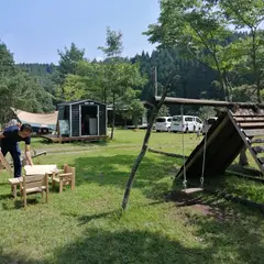 ファミリーキャンプ場いもんころ
