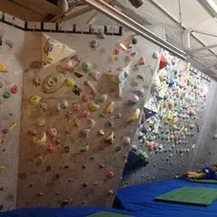 フリークライミングジム・ヒグラシ