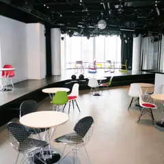 アミューズカフェシアター