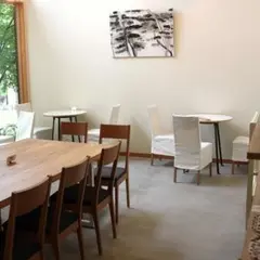 MOMI CAFE