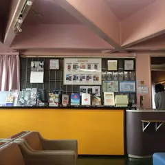 名演小劇場