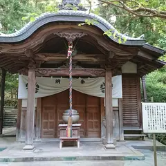 寶山寺 開山堂