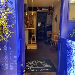 シャルキュトリーとワインのお店「ミスルトゥー」
