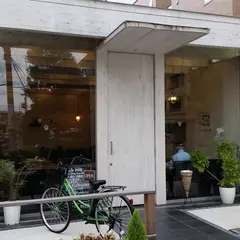 カフェ ミルク (cafe milk)