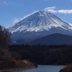 精進湖