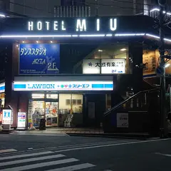 ローソン ＬＴＦ新松戸四丁目店