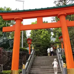 穴八幡宮 鳥居