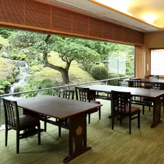 懐石 鶯啼庵