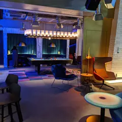 W XYZ Bar
