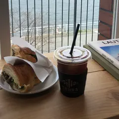 ZEBRA Coffee & Croissant 横浜