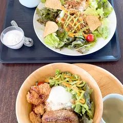 ピッコロ カフェ