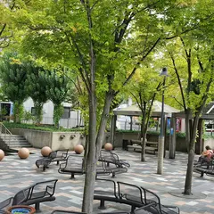 弘前駅前公園