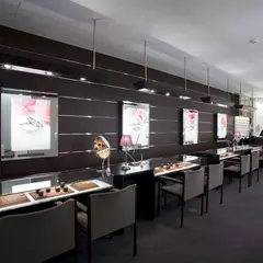 アイプリモ 新宿店