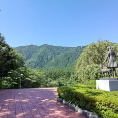 弥彦の丘美術館