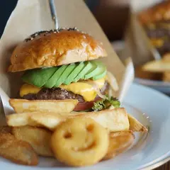 RALPH'S BURGER RESTAURANT