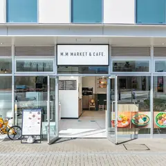 M.M MARKET & CAFE.