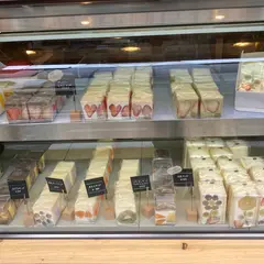 フルーツサンド専門店『ももの樹』