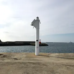 勝本港うの瀬新防波堤灯台
