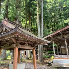 竈三柱神社