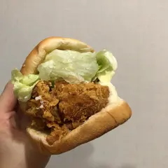 MOM'S TOUCH 明洞店/맘스터치 명동점