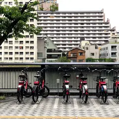 シェアサイクルポート B4-03.桜の散歩道 （晴海トリトンスクエア前）