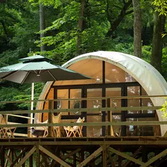 GLAMPINGBASE enCamp
