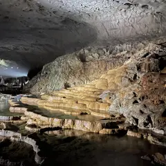 秋芳洞