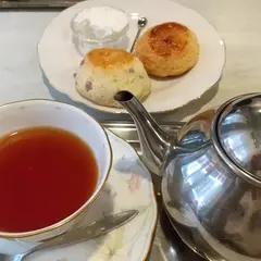 ヘニイズ カフェ＆クローゼット
